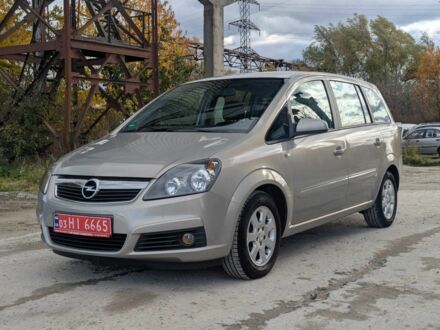Бежевый Опель Зафира, объемом двигателя 1.6 л и пробегом 215 тыс. км за 4999 $, фото 1 на Automoto.ua