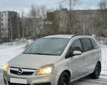 Бежевый Опель Зафира, объемом двигателя 1.9 л и пробегом 250 тыс. км за 2700 $, фото 1 на Automoto.ua