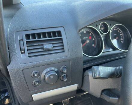 Чорний Опель Зафіра, об'ємом двигуна 1.9 л та пробігом 188 тис. км за 3900 $, фото 5 на Automoto.ua