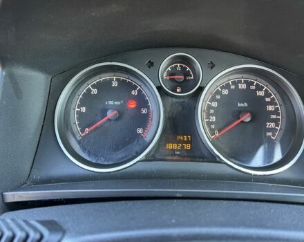 Чорний Опель Зафіра, об'ємом двигуна 1.9 л та пробігом 188 тис. км за 3900 $, фото 7 на Automoto.ua