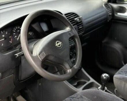 Черный Опель Зафира, объемом двигателя 2 л и пробегом 285 тыс. км за 1600 $, фото 5 на Automoto.ua