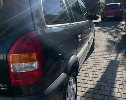 Черный Опель Зафира, объемом двигателя 2 л и пробегом 349 тыс. км за 3999 $, фото 18 на Automoto.ua