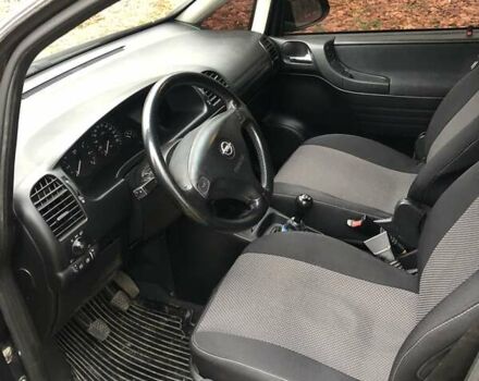 Черный Опель Зафира, объемом двигателя 1.8 л и пробегом 253 тыс. км за 4700 $, фото 7 на Automoto.ua