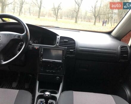 Черный Опель Зафира, объемом двигателя 1.8 л и пробегом 253 тыс. км за 4700 $, фото 9 на Automoto.ua