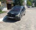 Черный Опель Зафира, объемом двигателя 2 л и пробегом 320 тыс. км за 3400 $, фото 3 на Automoto.ua