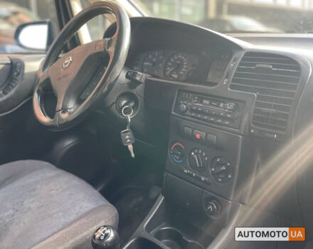 Черный Опель Зафира, объемом двигателя 2.2 л и пробегом 420 тыс. км за 3500 $, фото 11 на Automoto.ua