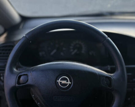 Черный Опель Зафира, объемом двигателя 2.2 л и пробегом 343 тыс. км за 3399 $, фото 9 на Automoto.ua