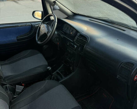 Черный Опель Зафира, объемом двигателя 2.2 л и пробегом 343 тыс. км за 3399 $, фото 12 на Automoto.ua