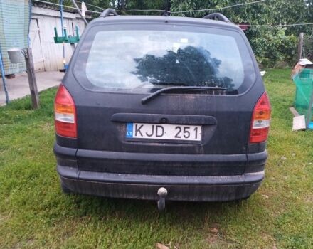 Черный Опель Зафира, объемом двигателя 1.8 л и пробегом 250 тыс. км за 1100 $, фото 4 на Automoto.ua