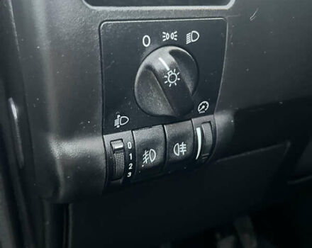 Черный Опель Зафира, объемом двигателя 2.2 л и пробегом 342 тыс. км за 4299 $, фото 14 на Automoto.ua