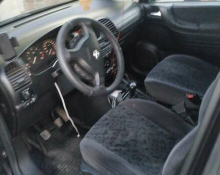 Черный Опель Зафира, объемом двигателя 2.2 л и пробегом 461 тыс. км за 4000 $, фото 6 на Automoto.ua