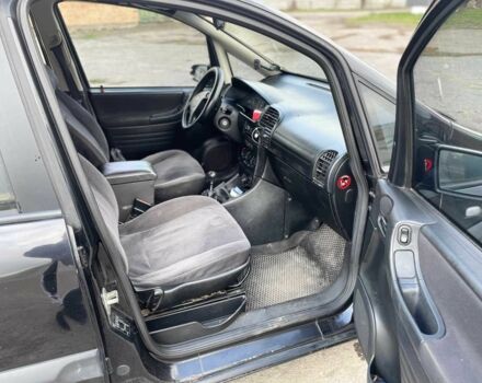 Чорний Опель Зафіра, об'ємом двигуна 2 л та пробігом 356 тис. км за 3455 $, фото 6 на Automoto.ua