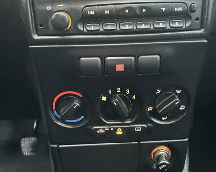 Черный Опель Зафира, объемом двигателя 2.2 л и пробегом 342 тыс. км за 4299 $, фото 24 на Automoto.ua