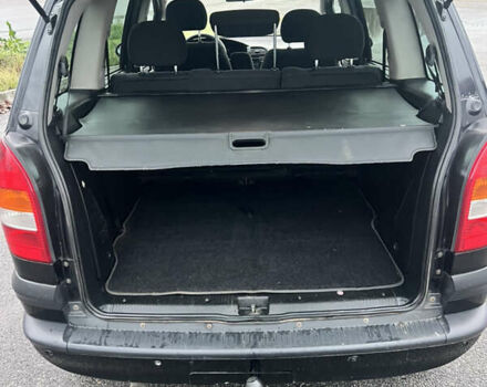 Черный Опель Зафира, объемом двигателя 2.2 л и пробегом 342 тыс. км за 4299 $, фото 9 на Automoto.ua