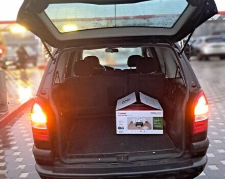 Черный Опель Зафира, объемом двигателя 2.17 л и пробегом 315 тыс. км за 3777 $, фото 4 на Automoto.ua