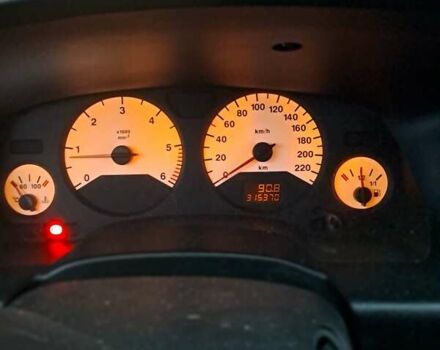 Черный Опель Зафира, объемом двигателя 2.17 л и пробегом 315 тыс. км за 3777 $, фото 6 на Automoto.ua