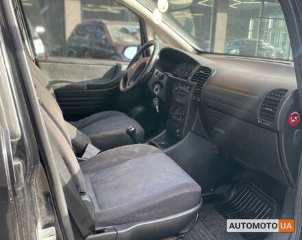 Черный Опель Зафира, объемом двигателя 2.2 л и пробегом 420 тыс. км за 3500 $, фото 12 на Automoto.ua