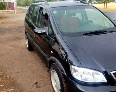 Черный Опель Зафира, объемом двигателя 1.6 л и пробегом 321 тыс. км за 3700 $, фото 2 на Automoto.ua