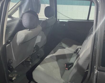 Черный Опель Зафира, объемом двигателя 2 л и пробегом 200 тыс. км за 1100 $, фото 3 на Automoto.ua