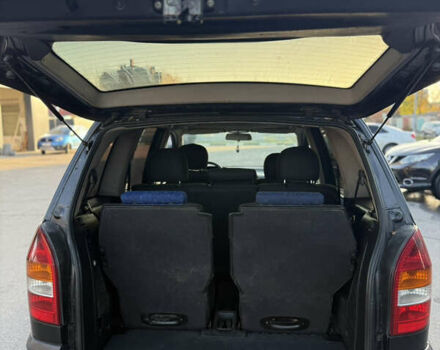 Черный Опель Зафира, объемом двигателя 2.2 л и пробегом 343 тыс. км за 3399 $, фото 6 на Automoto.ua