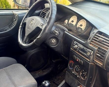 Черный Опель Зафира, объемом двигателя 2 л и пробегом 0 тыс. км за 2800 $, фото 5 на Automoto.ua