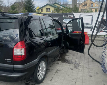 Черный Опель Зафира, объемом двигателя 2 л и пробегом 265 тыс. км за 3800 $, фото 11 на Automoto.ua