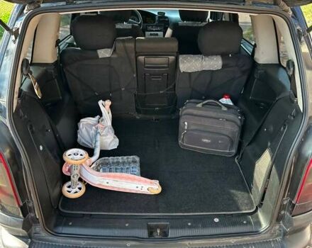 Черный Опель Зафира, объемом двигателя 2.2 л и пробегом 298 тыс. км за 3600 $, фото 21 на Automoto.ua