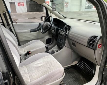 Черный Опель Зафира, объемом двигателя 2 л и пробегом 250 тыс. км за 2999 $, фото 8 на Automoto.ua