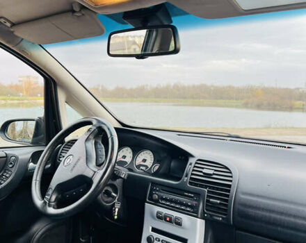 Чорний Опель Зафіра, об'ємом двигуна 2 л та пробігом 352 тис. км за 4500 $, фото 4 на Automoto.ua