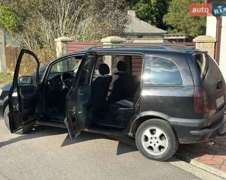 Черный Опель Зафира, объемом двигателя 2.2 л и пробегом 298 тыс. км за 3600 $, фото 7 на Automoto.ua