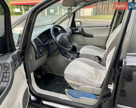 Чорний Опель Зафіра, об'ємом двигуна 2 л та пробігом 250 тис. км за 2999 $, фото 29 на Automoto.ua