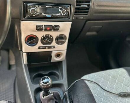 Черный Опель Зафира, объемом двигателя 2.2 л и пробегом 298 тыс. км за 3600 $, фото 16 на Automoto.ua