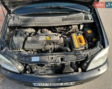 Черный Опель Зафира, объемом двигателя 2.2 л и пробегом 298 тыс. км за 3600 $, фото 20 на Automoto.ua