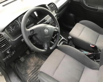 Черный Опель Зафира, объемом двигателя 2.2 л и пробегом 300 тыс. км за 700 $, фото 5 на Automoto.ua