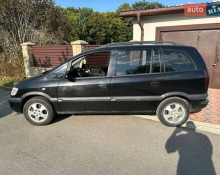 Черный Опель Зафира, объемом двигателя 2.2 л и пробегом 298 тыс. км за 3600 $, фото 2 на Automoto.ua