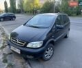 Черный Опель Зафира, объемом двигателя 2 л и пробегом 200 тыс. км за 2000 $, фото 1 на Automoto.ua
