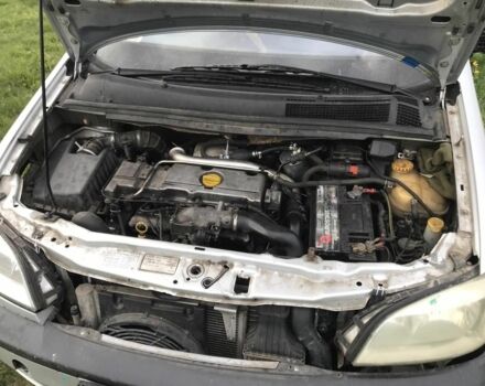 Черный Опель Зафира, объемом двигателя 2.2 л и пробегом 300 тыс. км за 700 $, фото 7 на Automoto.ua