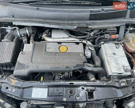 Черный Опель Зафира, объемом двигателя 2 л и пробегом 400 тыс. км за 4000 $, фото 6 на Automoto.ua