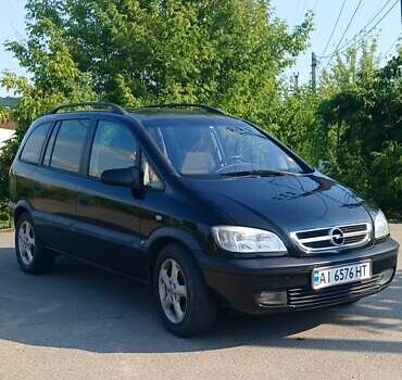 Черный Опель Зафира, объемом двигателя 2.2 л и пробегом 236 тыс. км за 3700 $, фото 2 на Automoto.ua