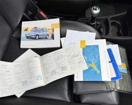 Чорний Опель Зафіра, об'ємом двигуна 2 л та пробігом 189 тис. км за 6199 $, фото 15 на Automoto.ua