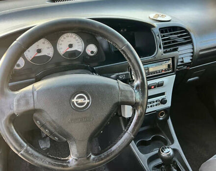 Черный Опель Зафира, объемом двигателя 2 л и пробегом 400 тыс. км за 4000 $, фото 8 на Automoto.ua