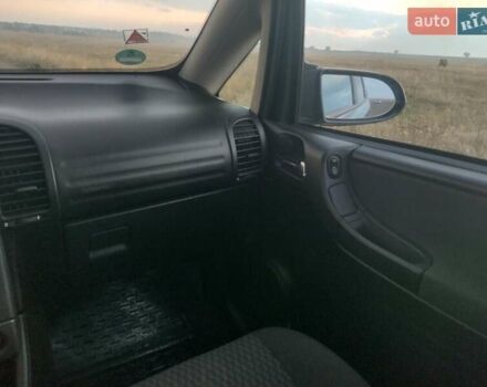 Черный Опель Зафира, объемом двигателя 1.8 л и пробегом 216 тыс. км за 4900 $, фото 16 на Automoto.ua