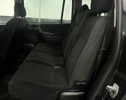 Черный Опель Зафира, объемом двигателя 2.2 л и пробегом 350 тыс. км за 1950 $, фото 4 на Automoto.ua