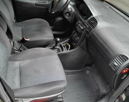 Черный Опель Зафира, объемом двигателя 0 л и пробегом 263 тыс. км за 3561 $, фото 2 на Automoto.ua