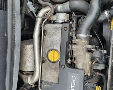 Чорний Опель Зафіра, об'ємом двигуна 2 л та пробігом 281 тис. км за 2500 $, фото 13 на Automoto.ua