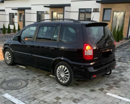 Черный Опель Зафира, объемом двигателя 2.2 л и пробегом 350 тыс. км за 2150 $, фото 3 на Automoto.ua