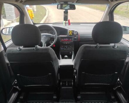 Черный Опель Зафира, объемом двигателя 1.6 л и пробегом 289 тыс. км за 4500 $, фото 5 на Automoto.ua