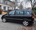 Черный Опель Зафира, объемом двигателя 1.6 л и пробегом 289 тыс. км за 4500 $, фото 2 на Automoto.ua