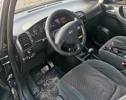 Черный Опель Зафира, объемом двигателя 1.8 л и пробегом 235 тыс. км за 4900 $, фото 5 на Automoto.ua