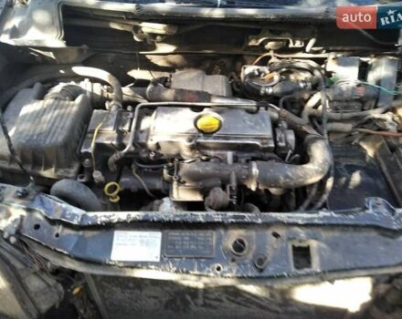 Чорний Опель Зафіра, об'ємом двигуна 2.2 л та пробігом 330 тис. км за 900 $, фото 1 на Automoto.ua